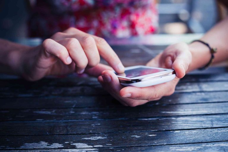 Aplicativo gratuito informa pais e cuidadores sobre etapas do desenvolvimento dos bebês