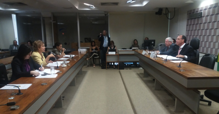 No Senado, presidente do Instituto Alfa e Beto aponta falta de debate sobre a Base Nacional Comum
