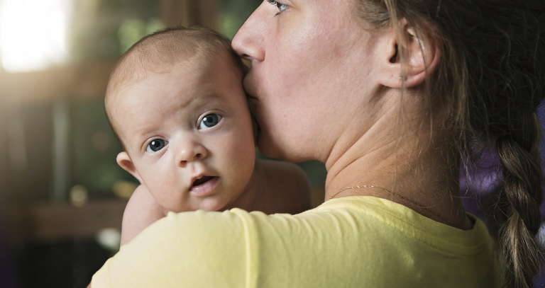 Parentalidade pode reduzir problemas socioeconômicos e aumentar expectativa de vida