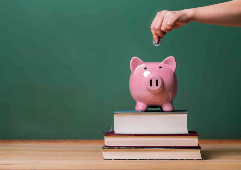 Desperdícios na educação e crises fiscais