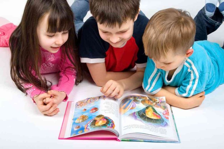 Livro trata da importância das evidências para a evolução da educação