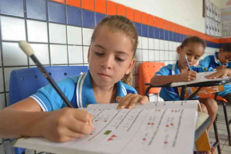 Atividades para alfabetização: conhecimento do alfabeto