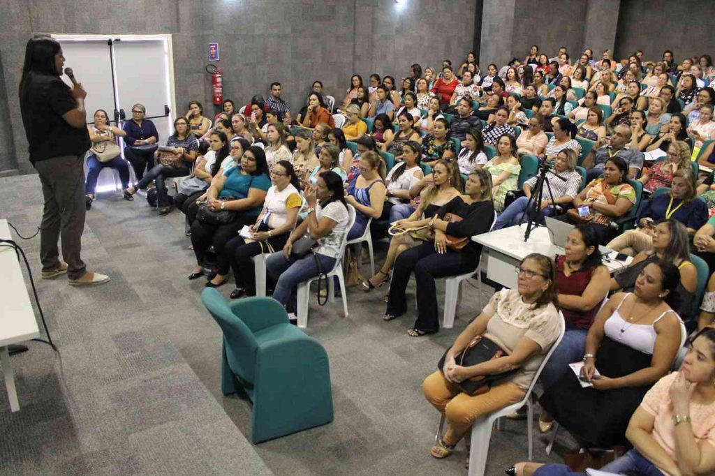 Secretaria Municipal de Educação de Sobral e Instituto Alfa e Beto promovem palestra sobre as cinco habilidades essenciais para a compreensão textual