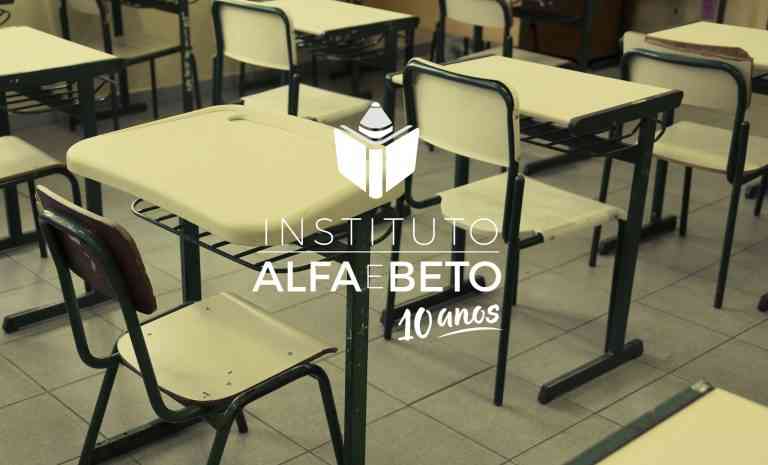 Relatório comemorativo dos 10 anos do Instituto Alfa e Beto