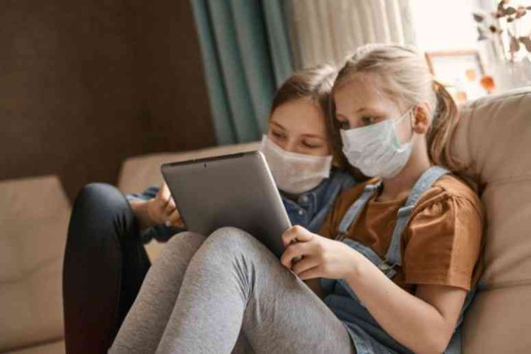 Durante a pandemia de Covid-19, dedicação de professores e pais tem mantido o aprendizado dos alunos em Água Branca (PI)