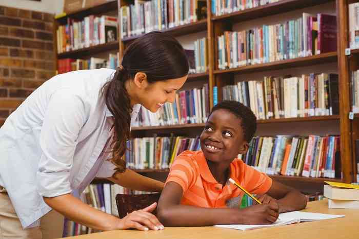 Escolas não devem perder tempo no pós-pandemia com atividades extracurriculares, diz estudo