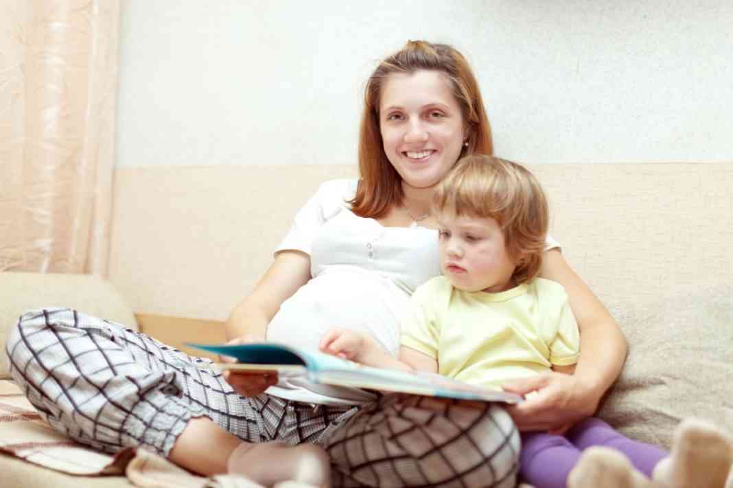 Estudo aponta efeitos positivos da leitura entre pais e filhos mesmo em famílias com baixa escolaridade