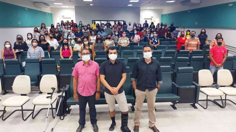 Instituto Alfa e Beto realiza capacitação sobre currículo em Coruripe (AL)
