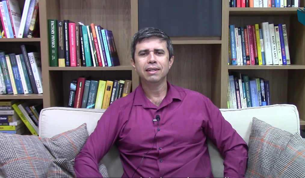 INSTITUTO ALFA E BETO - Entrevista Prof. Rafael Vaz (4-6) - Um exemplo de inovação no ensino de matemática da Coleção
