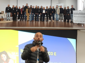 Seminário Regional de Alfabetização em Três de Maio reúne profissionais da educação para discutir alfabetização baseada em evidências.
